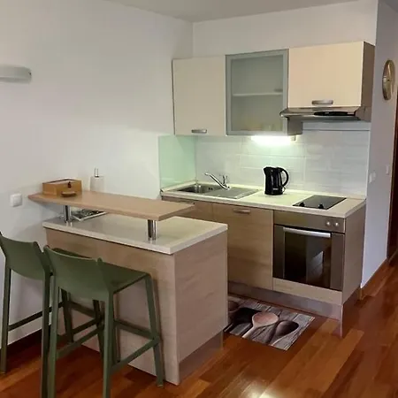 New! Coplex In Near The Sea Makarska